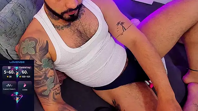 Snapshot of mikemulerr chatting on 11/10/25, 08:52 mikemulerr online show from 11/10/25, 08:52