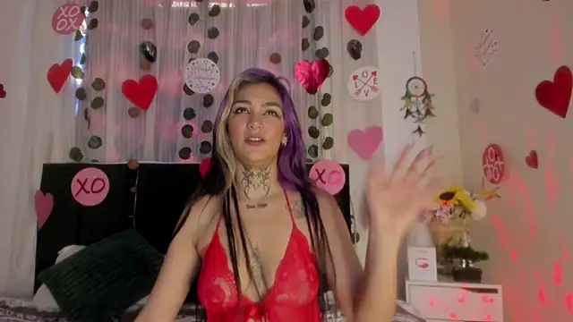 Snapshot of party-naugthysex chatting on 02/16/25, 05:15 party-naugthysex online show from 02/16/25, 05:15