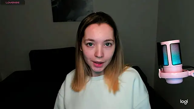 MiaThaine online show from 12/06/24, 03:33