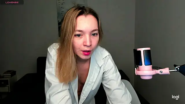 MiaThaine online show from 12/08/24, 01:02