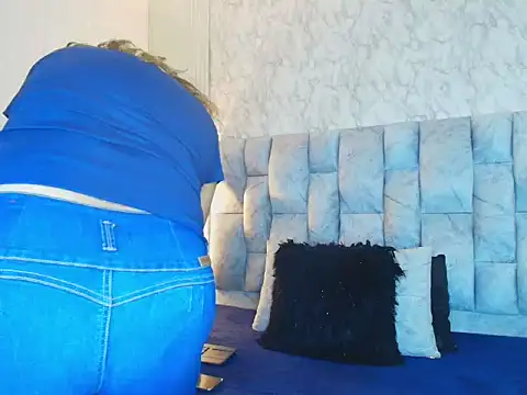 Snapshot of charlotte__G chatting on 09/19/25, 11:22 charlotte G online show from 09/19/25, 11:22