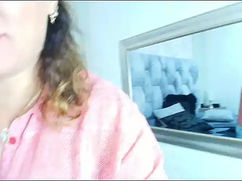 Snapshot of charlotte__G chatting on 09/22/25, 11:12 charlotte G online show from 09/22/25, 11:12