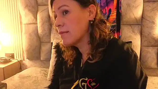 Snapshot of charlotte__G chatting on 10/15/25, 10:59 charlotte G online show from 10/15/25, 10:59