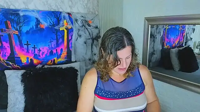 Snapshot of charlotte__G chatting on 10/22/25, 11:32 charlotte G online show from 10/22/25, 11:32