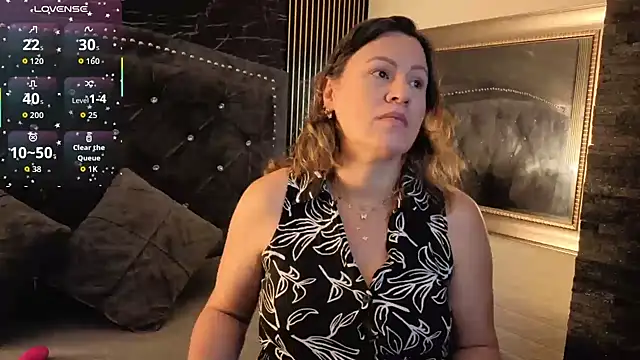 Snapshot of charlotte__G chatting on 11/15/25, 11:07 charlotte G online show from 11/15/25, 11:07