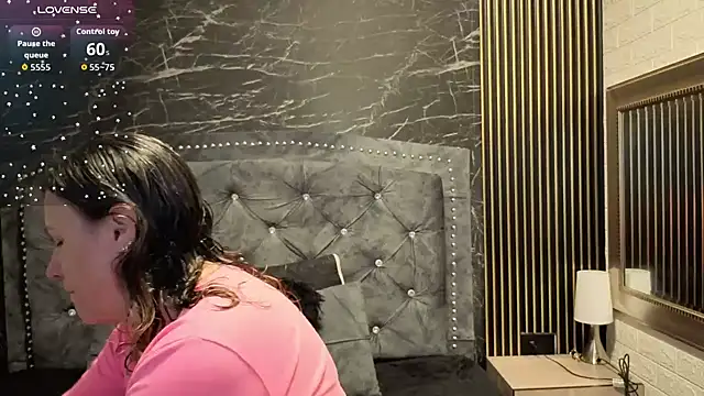 Snapshot of charlotte__G chatting on 11/23/25, 08:47 charlotte G online show from 11/23/25, 08:47