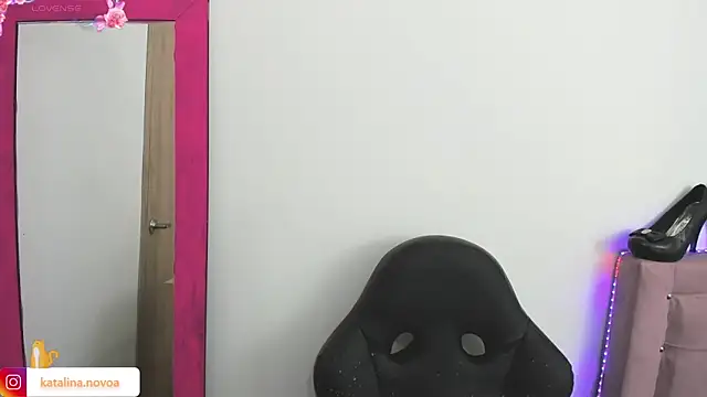 Katalina novoa online show from 02/01/25, 12:40