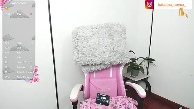 Katalina novoa online show from 06/12/26, 01:59