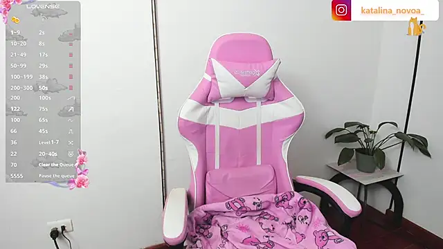 Katalina novoa online show from 07/30/26, 02:10