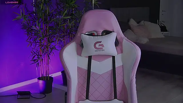 shayblonde online show from 12/24/24, 09:22