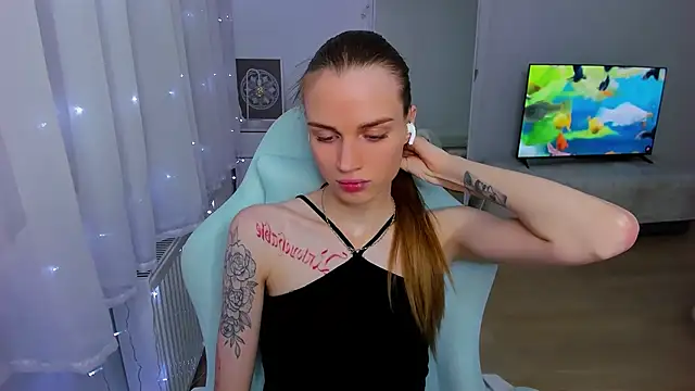 StellaLawless online show from 12/06/24, 08:29