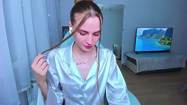 StellaLawless online show from 12/09/24, 11:03