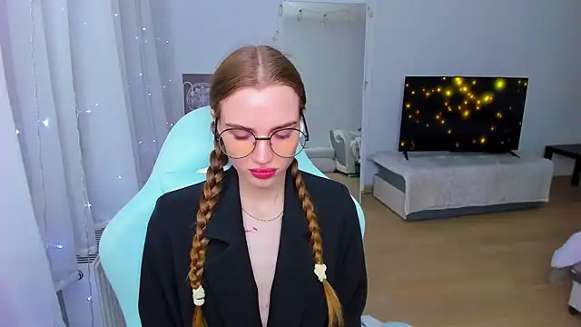 StellaLawless online show from 12/16/24, 02:38