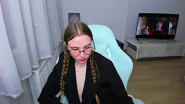 StellaLawless online show from 12/24/24, 02:43