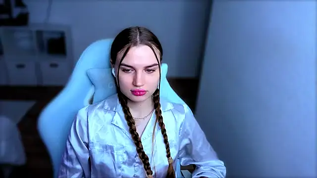 StellaLawless online show from 11/14/25, 08:51