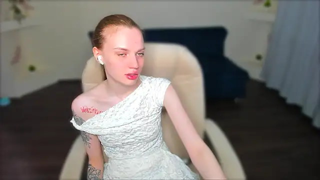 Snapshot of StellaLawless chatting on 04/16/26, 11:07 StellaLawless online show from 04/16/26, 11:07
