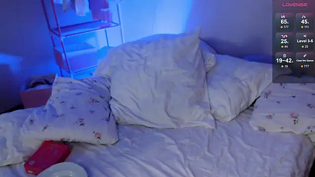 KatieMelone online show from 10/30/25, 02:13