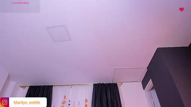 Snapshot of MarilynSmIith chatting on 10/16/25, 12:06 MarilynSmIith online show from 10/16/25, 12:06