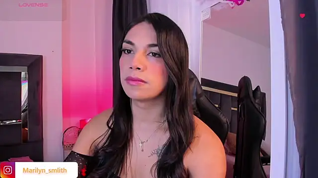 Snapshot of MarilynSmIith chatting on 11/11/25, 12:27 MarilynSmIith online show from 11/11/25, 12:27