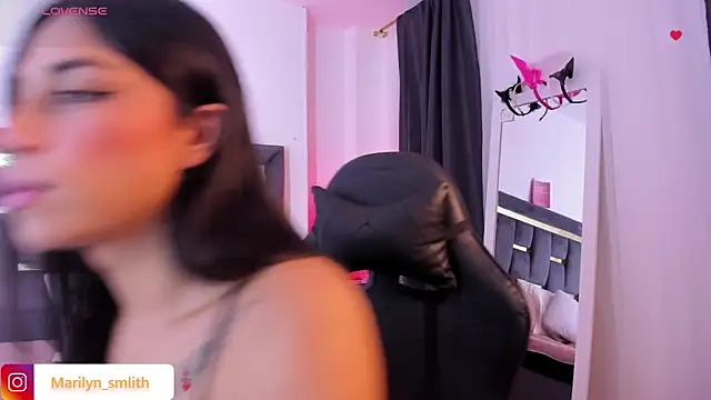 Snapshot of MarilynSmIith chatting on 11/15/25, 12:56 MarilynSmIith online show from 11/15/25, 12:56