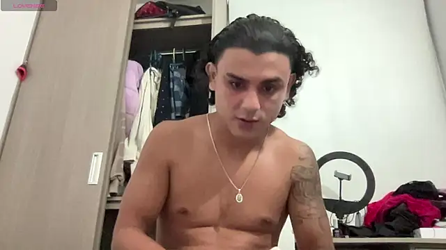 Snapshot of bob_petterson chatting on 11/01/25, 04:36 bob petterson online show from 11/01/25, 04:36