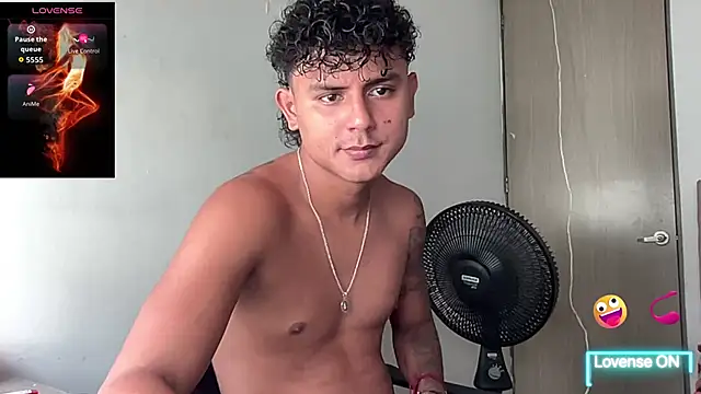 Snapshot of bob_petterson chatting on 11/22/25, 05:34 bob petterson online show from 11/22/25, 05:34