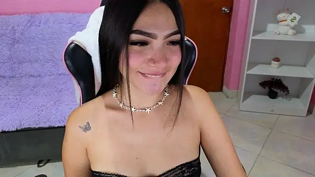 Snapshot of keity_moon chatting on 03/21/26, 02:20 keity moon online show from 03/21/26, 02:20