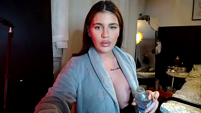 Snapshot of Bustyjessicalouu chatting on 12/28/24, 08:58 Bustyjessicalouu online show from 12/28/24, 08:58