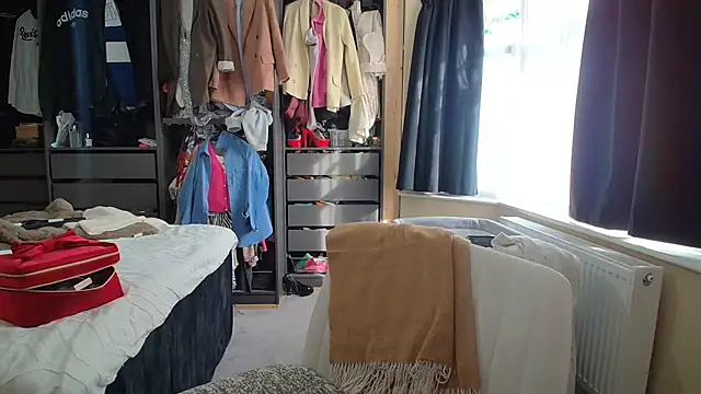 Snapshot of Bustyjessicalouu chatting on 10/18/25, 11:11 Bustyjessicalouu online show from 10/18/25, 11:11