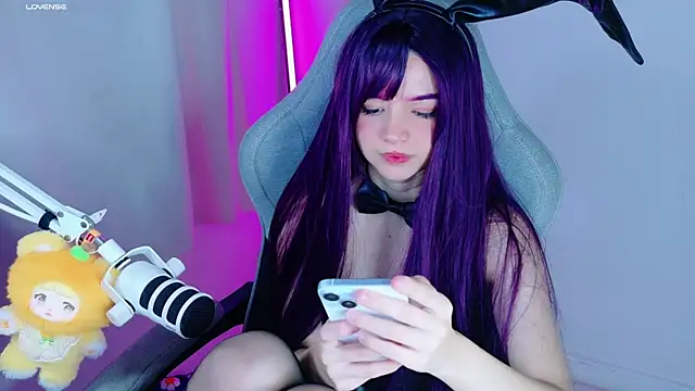 Snapshot of stephybrown chatting on 11/15/25, 01:03 stephybrown online show from 11/15/25, 01:03