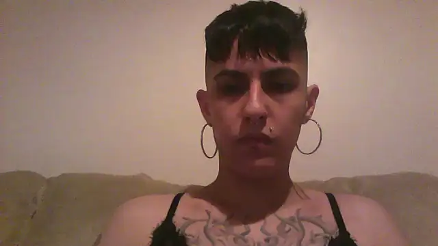 Snapshot of nickfxx chatting on 11/15/25, 10:48 nickfxx online show from 11/15/25, 10:48