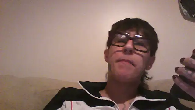 Snapshot of nickfxx chatting on 06/09/26, 02:12 nickfxx online show from 06/09/26, 02:12