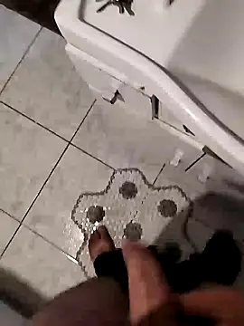 Snapshot of danielsafado222 chatting on 01/31/25, 01:11 danielsafado222 online show from 01/31/25, 01:11