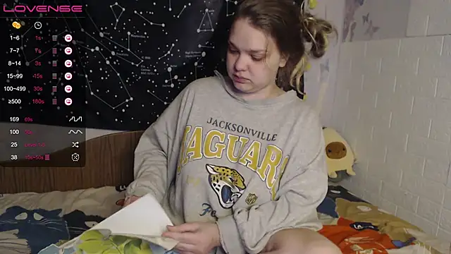 Snapshot of darling_tony chatting on 10/31/25, 08:04 darling tony online show from 10/31/25, 08:04