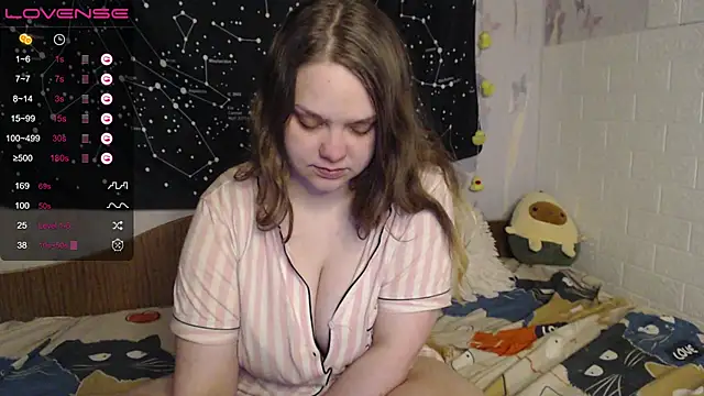 Snapshot of darling_tony chatting on 11/28/25, 05:37 darling tony online show from 11/28/25, 05:37