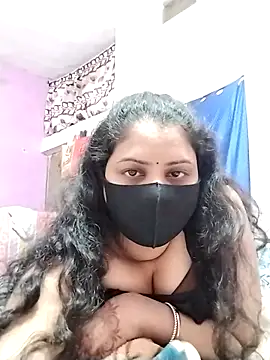 Snapshot of Ruksar-Pathan chatting on 12/13/25, 10:15 Ruksar-Pathan online show from 12/13/25, 10:15