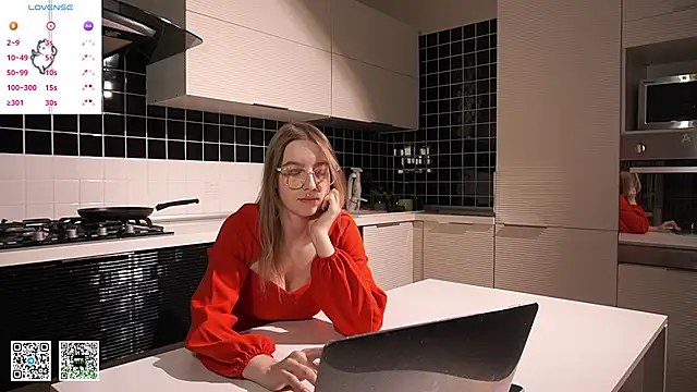 NoreenHatter online show from 01/25/25, 09:04