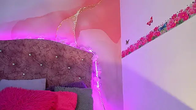 elizabethroman online show from 01/04/25, 03:07