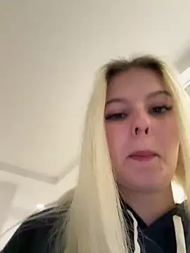 Snapshot of Allylove03 chatting on 12/14/24, 06:46 Allylove03 online show from 12/14/24, 06:46