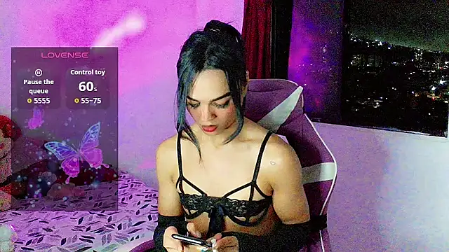 Ms-Zoehans online show from 10/13/25, 03:28