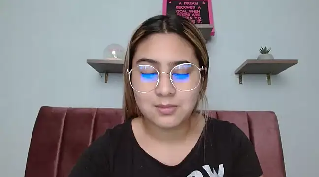 Miabonnett  online show from 12/29/24, 09:30