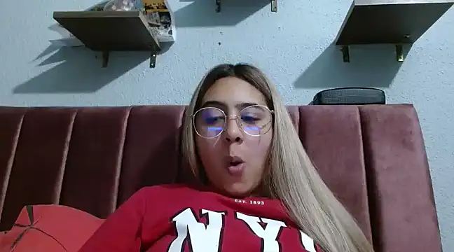 Miabonnett  online show from 01/10/25, 10:57