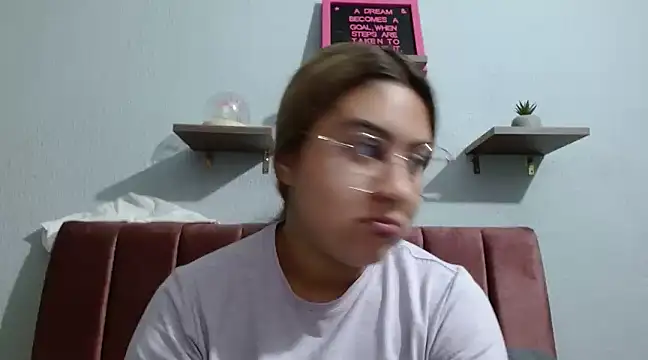 Miabonnett  online show from 01/13/25, 10:45