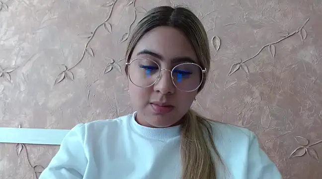 Miabonnett  online show from 01/15/25, 04:11
