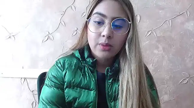 Miabonnett  online show from 01/16/25, 01:47