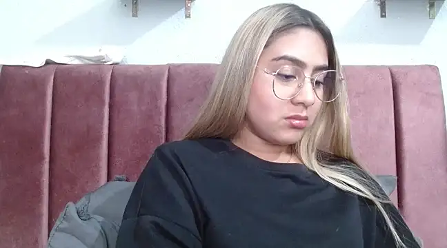 Miabonnett  online show from 01/16/25, 09:08