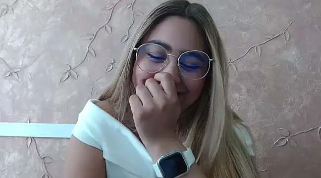 Miabonnett  online show from 01/18/25, 04:42