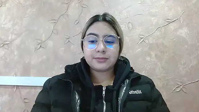 Miabonnett  online show from 03/04/25, 12:01