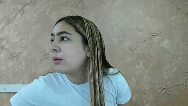 Miabonnett  online show from 03/14/25, 12:07