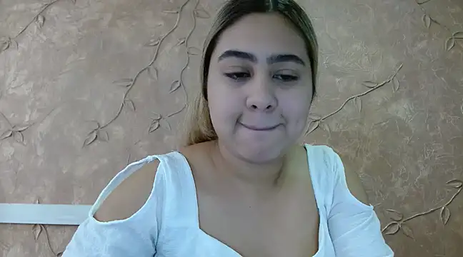 Miabonnett  online show from 03/15/25, 12:02